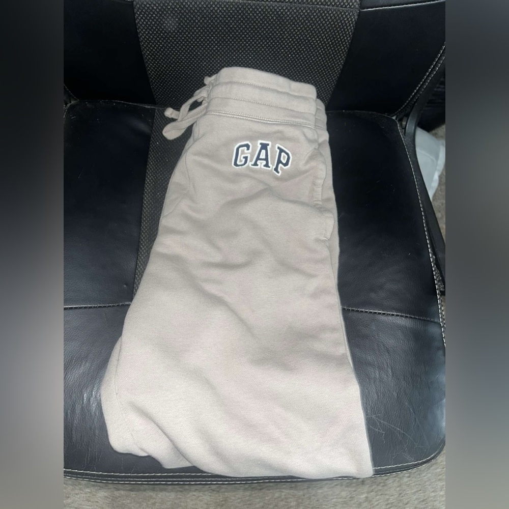men’s GAP sweatpants